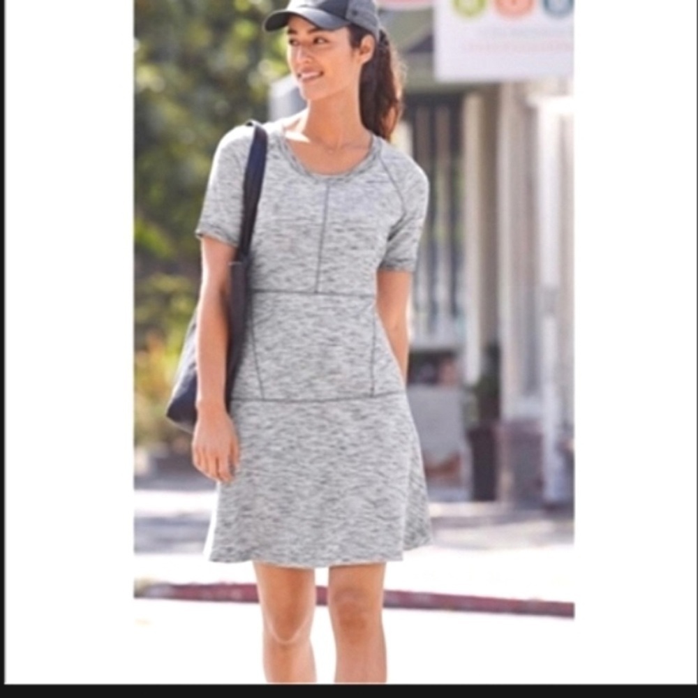 Athleta En Route Fit and Flare Heather Gray Dress. Size XSmall.